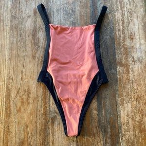 High-Cut Two-Tone One-Piece Swimsuit - Pink and Black